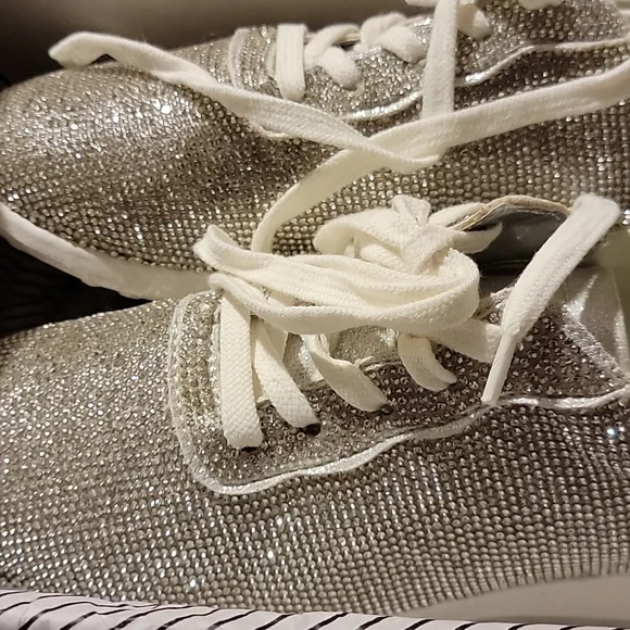 David's bridal bling sneakers NIB - Picture 4 of 5